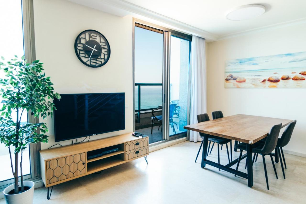 Almog Beach Apt Hotel מלון דירות אלמוג ביץ' Haifa Exterior photo