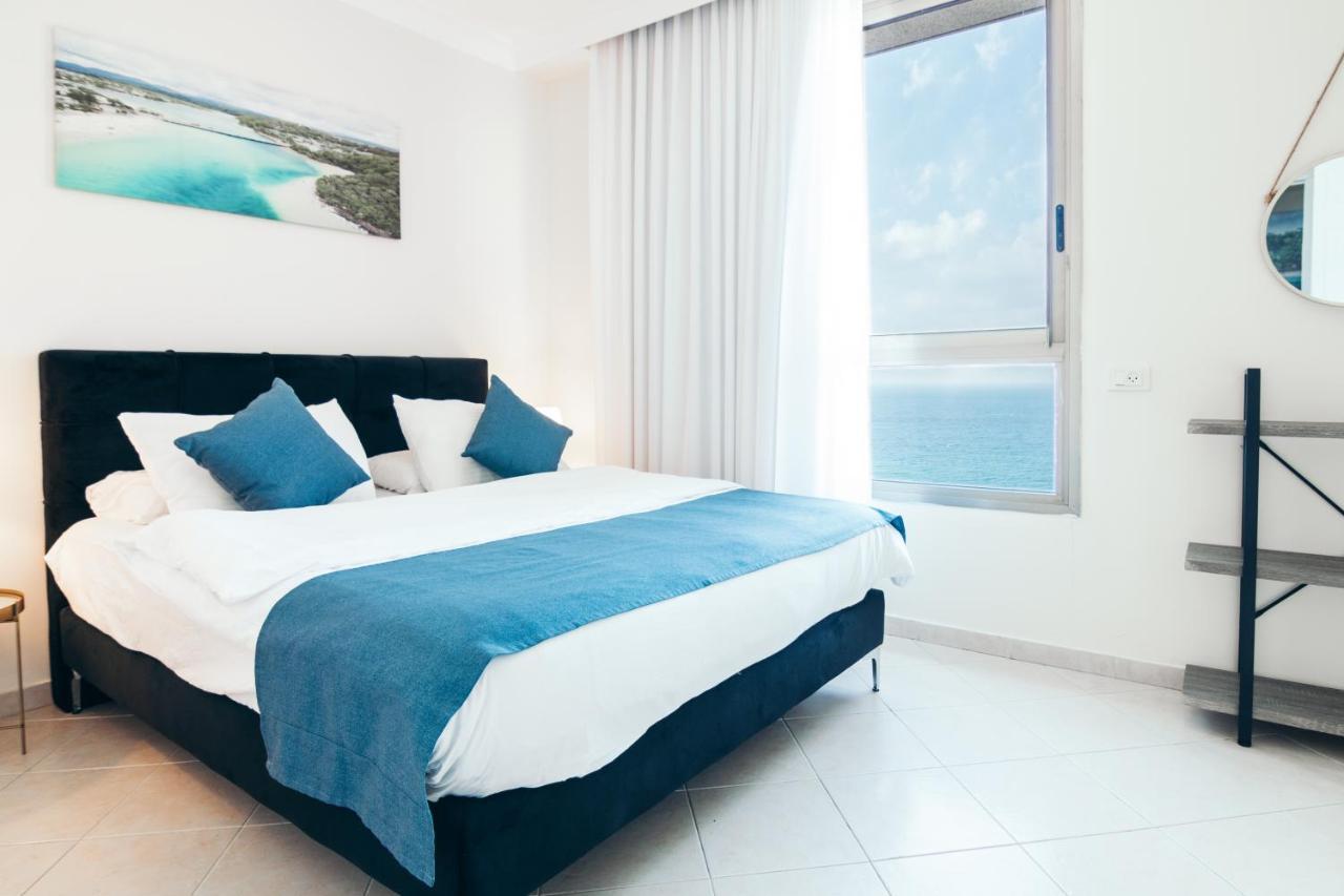 Almog Beach Apt Hotel מלון דירות אלמוג ביץ' Haifa Exterior photo
