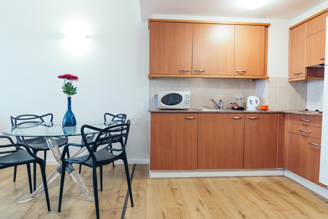 Almog Beach Apt Hotel מלון דירות אלמוג ביץ' Haifa Exterior photo