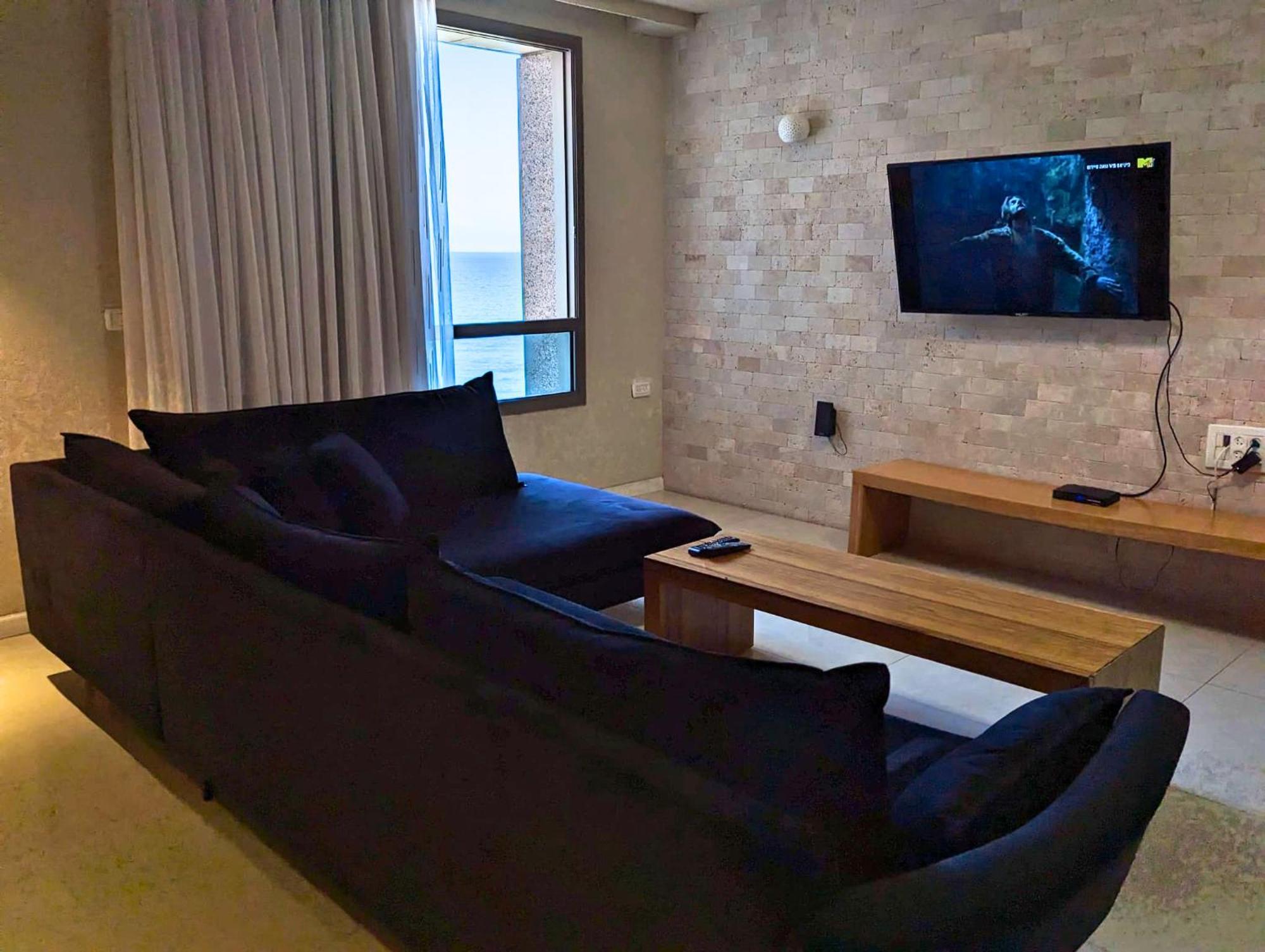 Almog Beach Apt Hotel מלון דירות אלמוג ביץ' Haifa Exterior photo