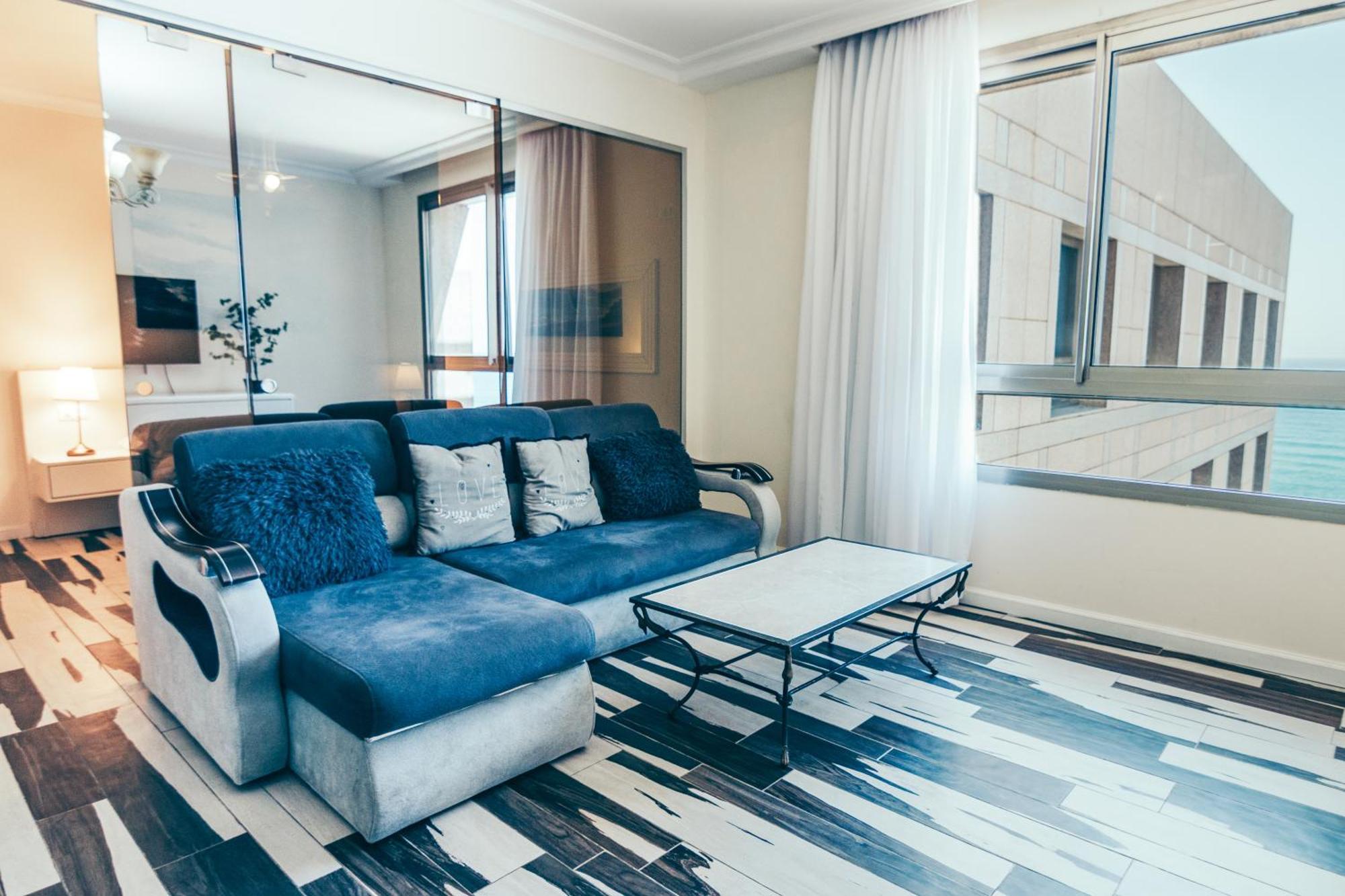Almog Beach Apt Hotel מלון דירות אלמוג ביץ' Haifa Exterior photo